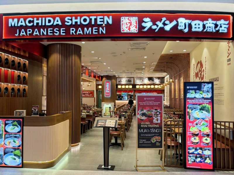 Vietnam, Grand Opening of  MACHIDA SHOTEN, Crescent Mall